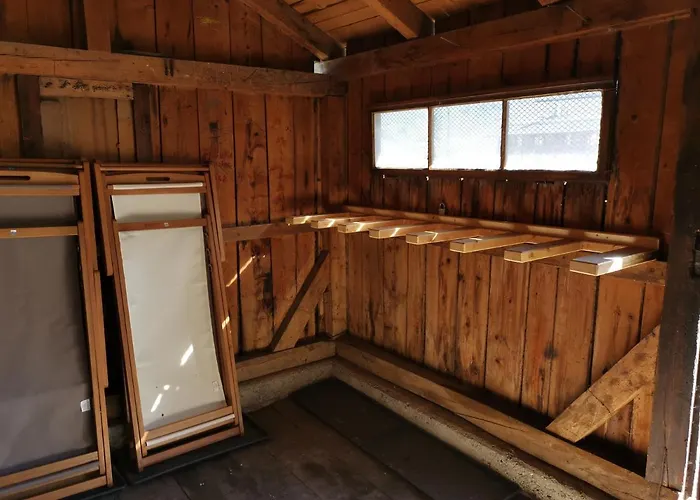 Family Friendly Chalet - Central With Beautiful Mountain Views