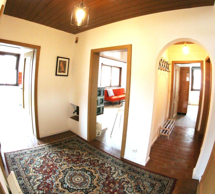 Family Friendly Chalet - Central With Beautiful Mountain Views Apartment